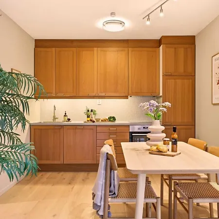 Sv23c - 2br Modern With Garage & Ev Charger *